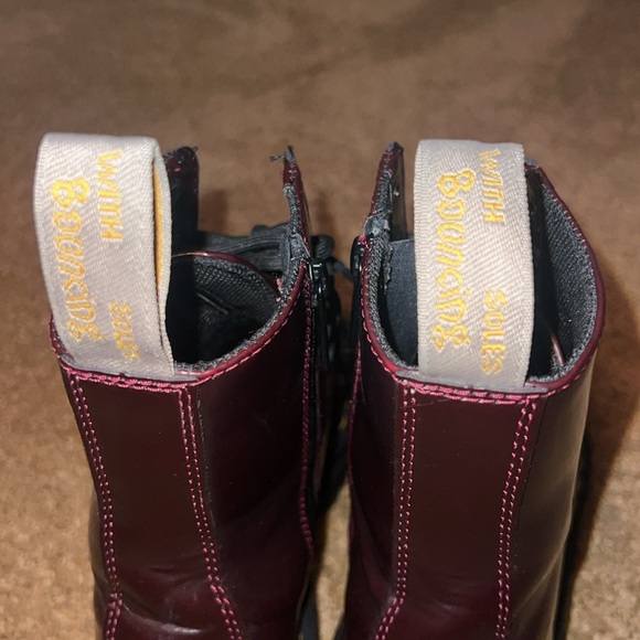 Cherry red Dr. Martens - Picture 6 of 10